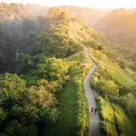 Bukit Campuhan: Surga Trekking dengan Pemandangan Bukit Hijau