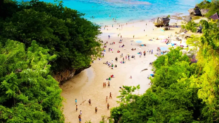 Pantai Padang Padang
