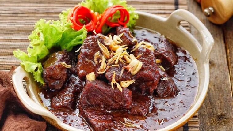 Resep Semur Betawi: Sajian Legendaris dengan Cita Rasa Gurih Manis yang Tak Lekang Waktu