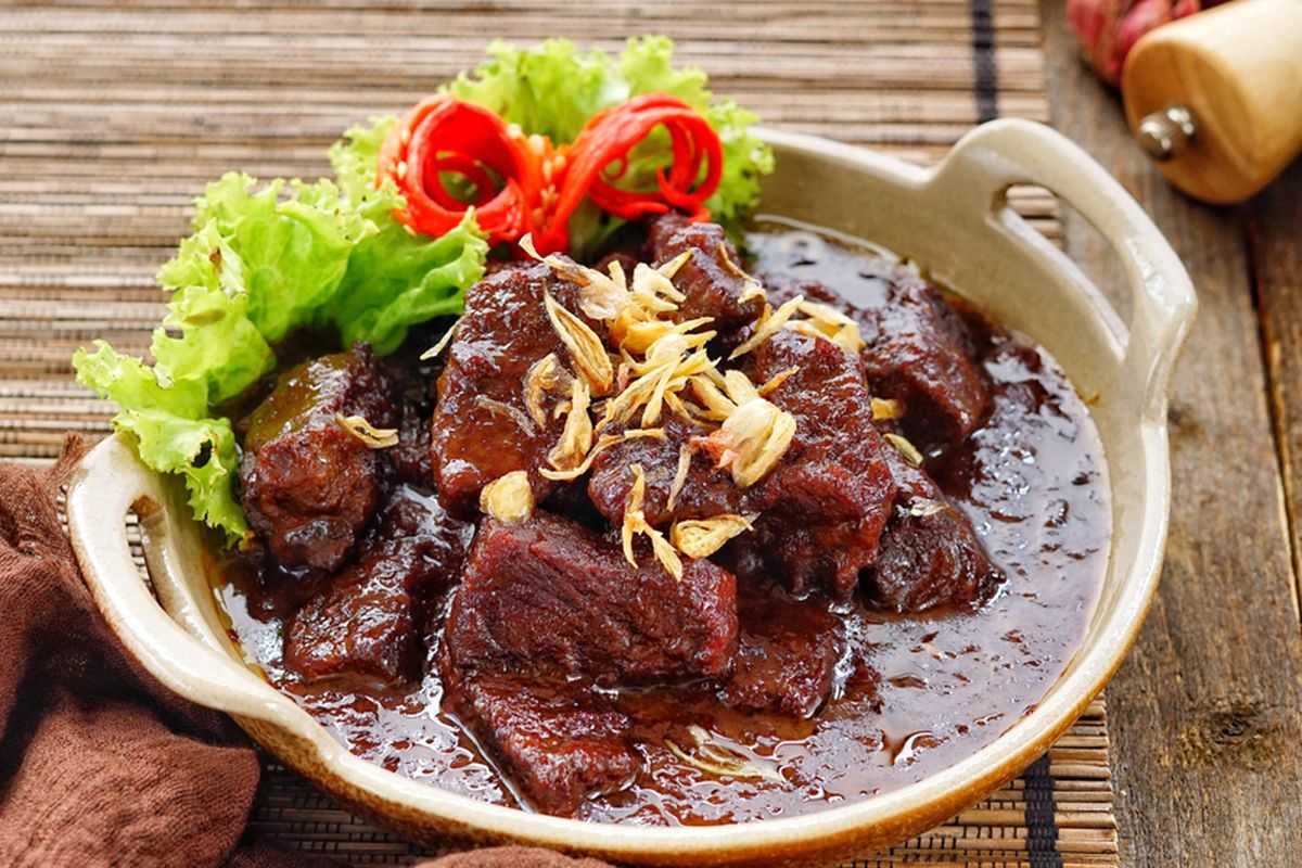 Resep Semur Betawi: Sajian Legendaris dengan Cita Rasa Gurih Manis yang Tak Lekang Waktu