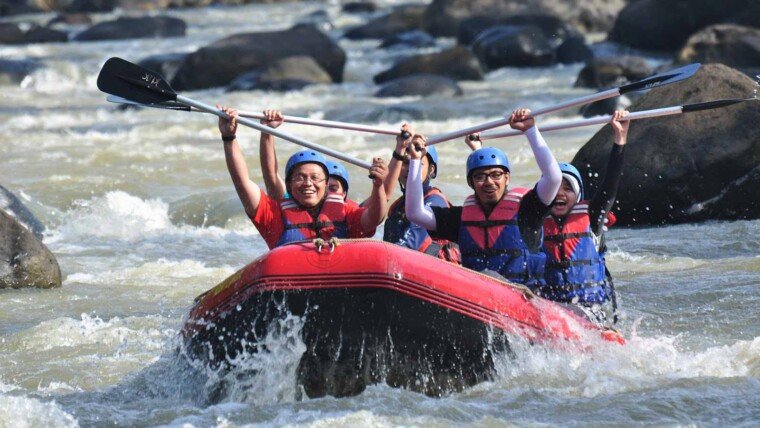 Sungai Citarik, Sukabumi Jawa Barat: Basah Basahan Serius di Rumahnya Arung Jeram